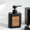 BathroomEssentials - 4-teiliges Badezimmer-Accessoires-Set mit Holzlabel