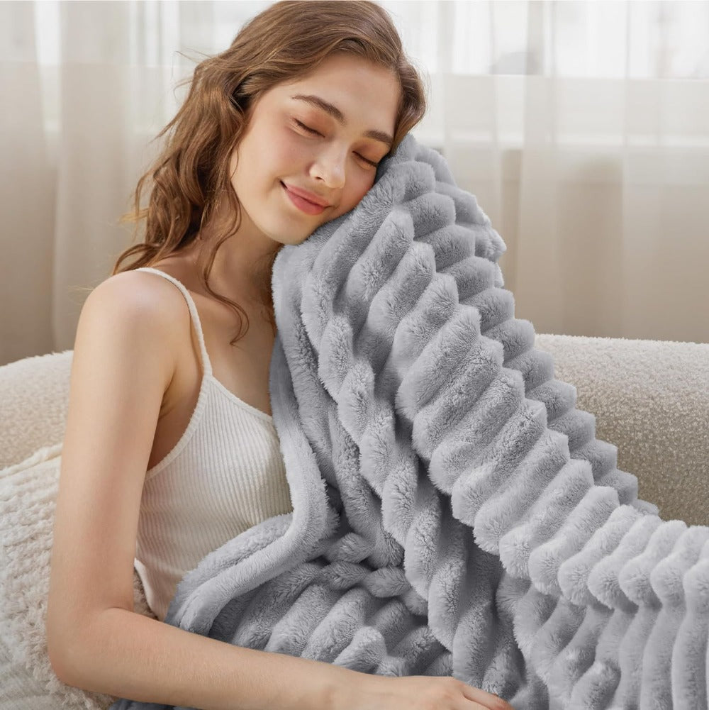 EILA -  Kuscheldecke „Cloud Nine“